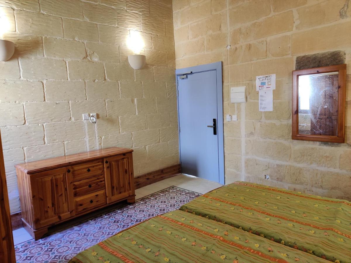 Country Inn Sannat Exterior foto